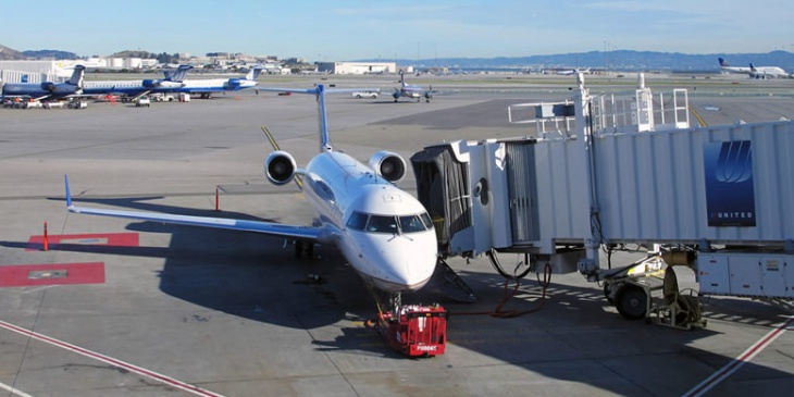 Bombardier CRJ 200 - exterior